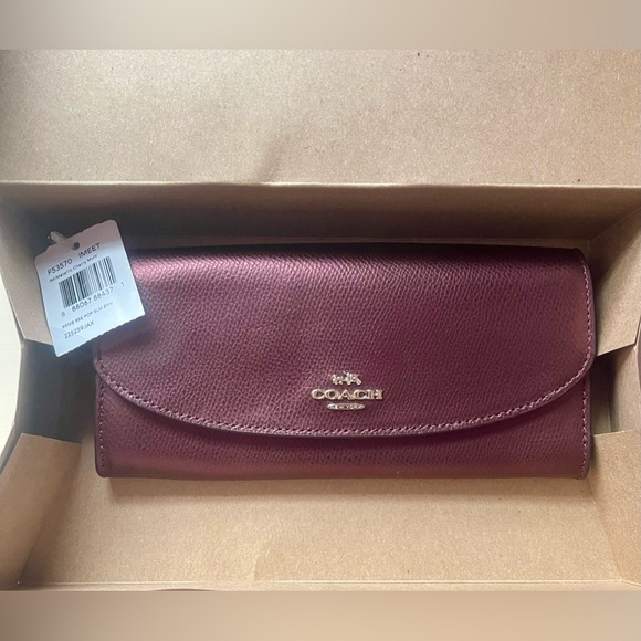*RARE* COACH Metallic Cherry Bramble Rose Crossgrain Leather
Envelope Wallet Nwt - Picture 6 of 14